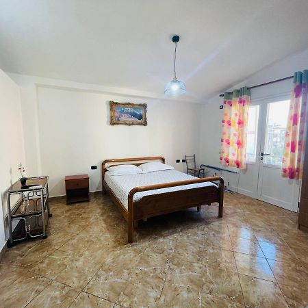 Jazoj Family Hotel Orikum Bagian luar foto