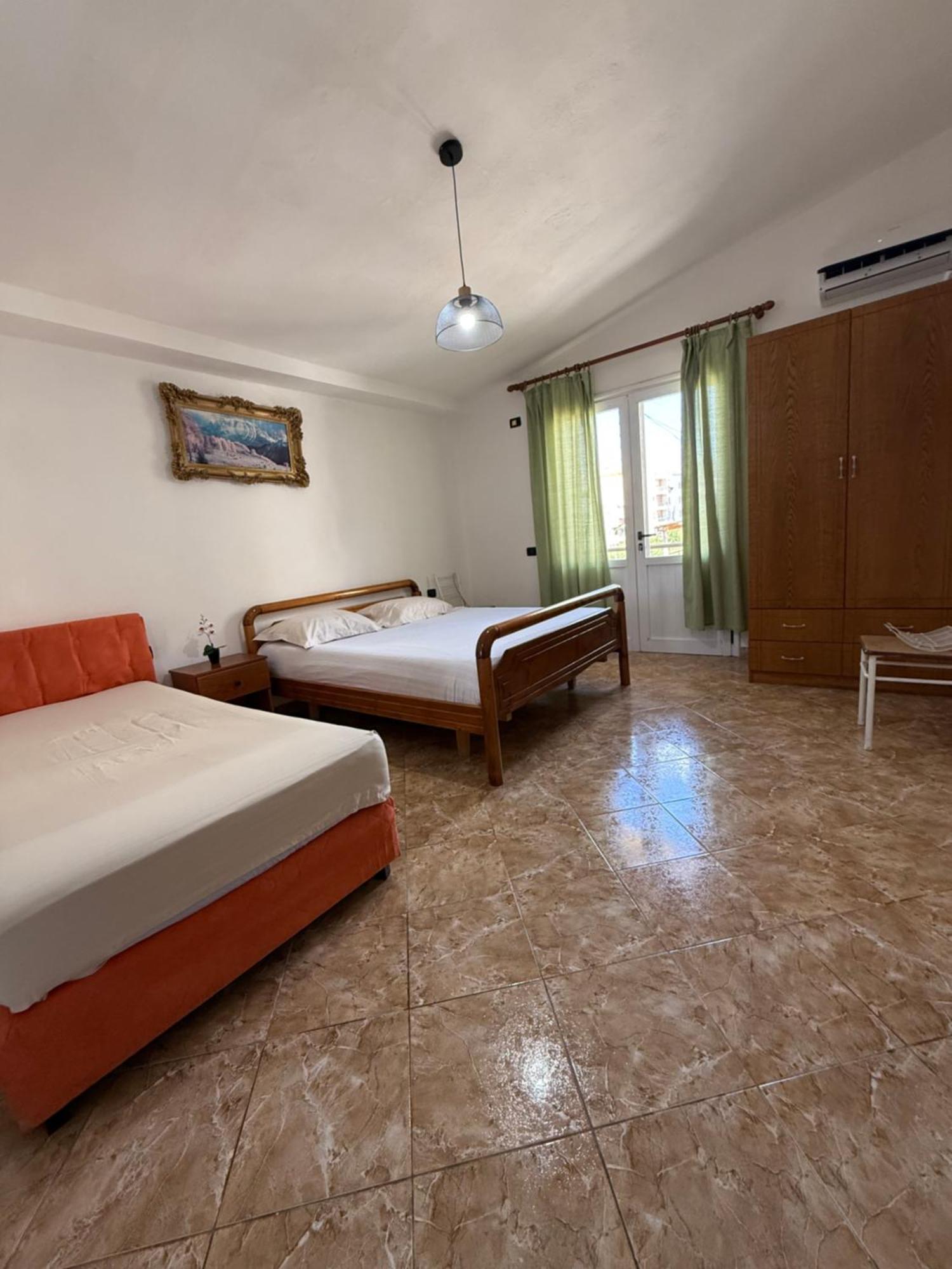 Jazoj Family Hotel Orikum Bagian luar foto