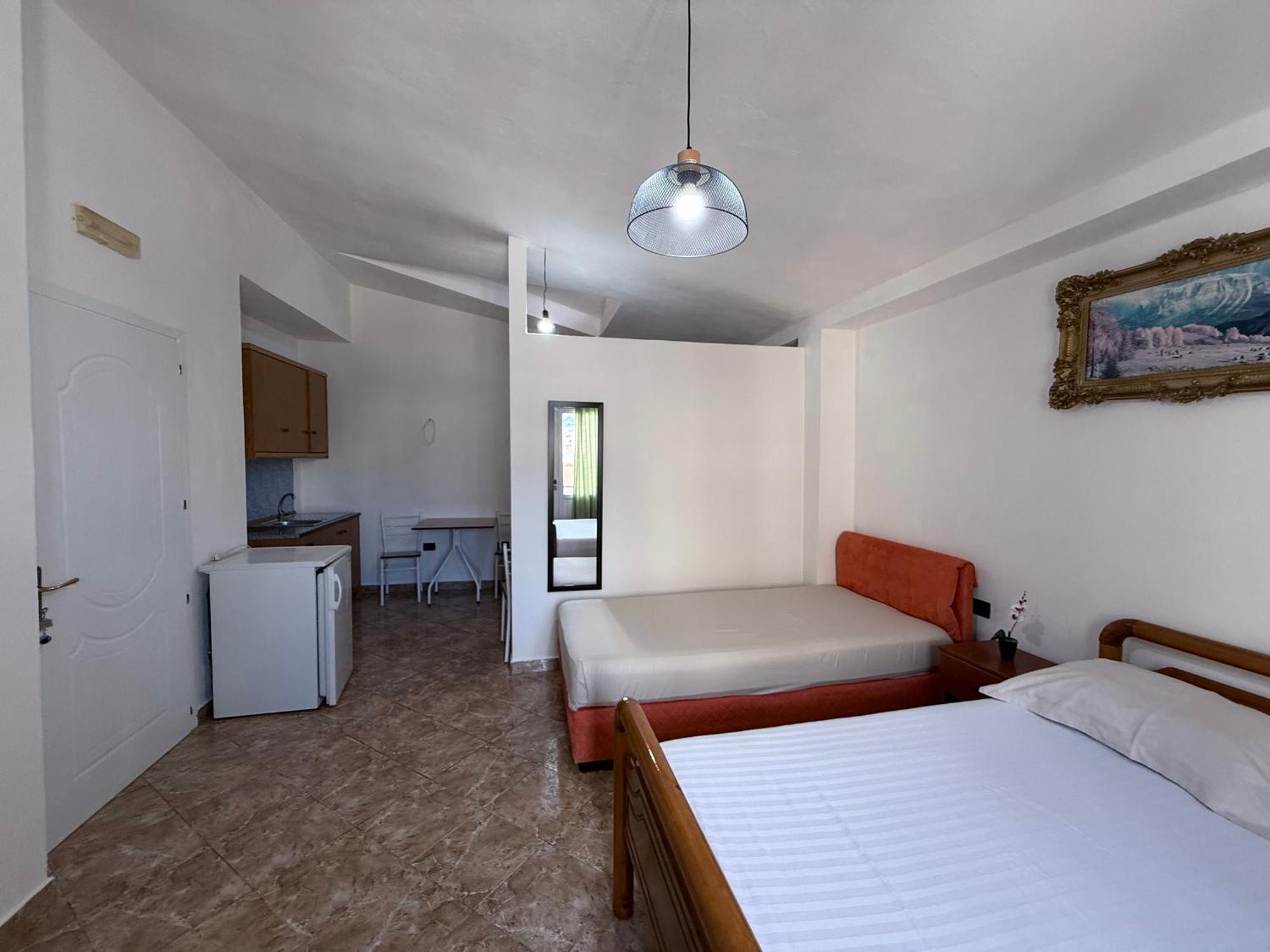 Jazoj Family Hotel Orikum Bagian luar foto